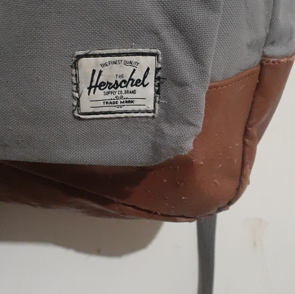 Herschel Backpack - Picture 2 of 8